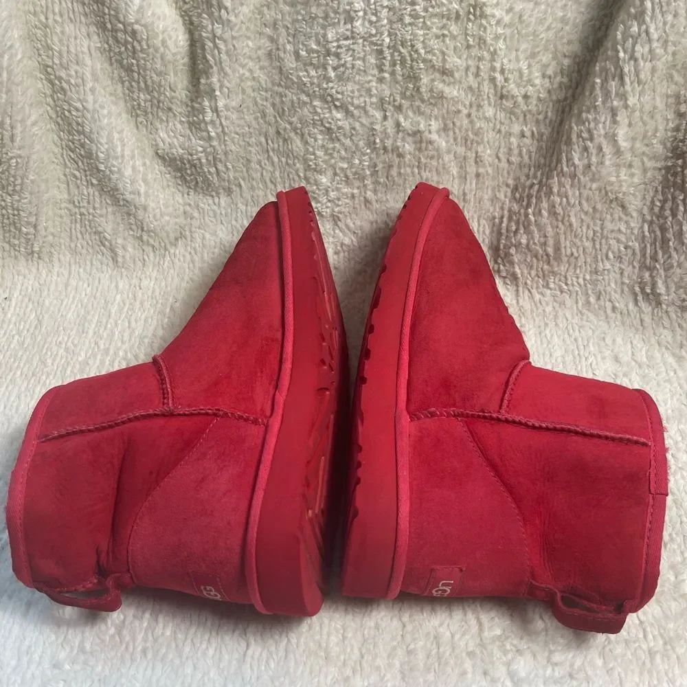 UGG Classic Mini Red suede, Fur lining slip on boots Men SZ13
